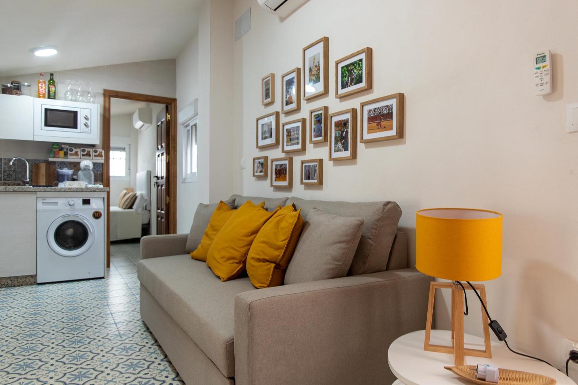 Apartamentos San Francisco Seville Exterior photo